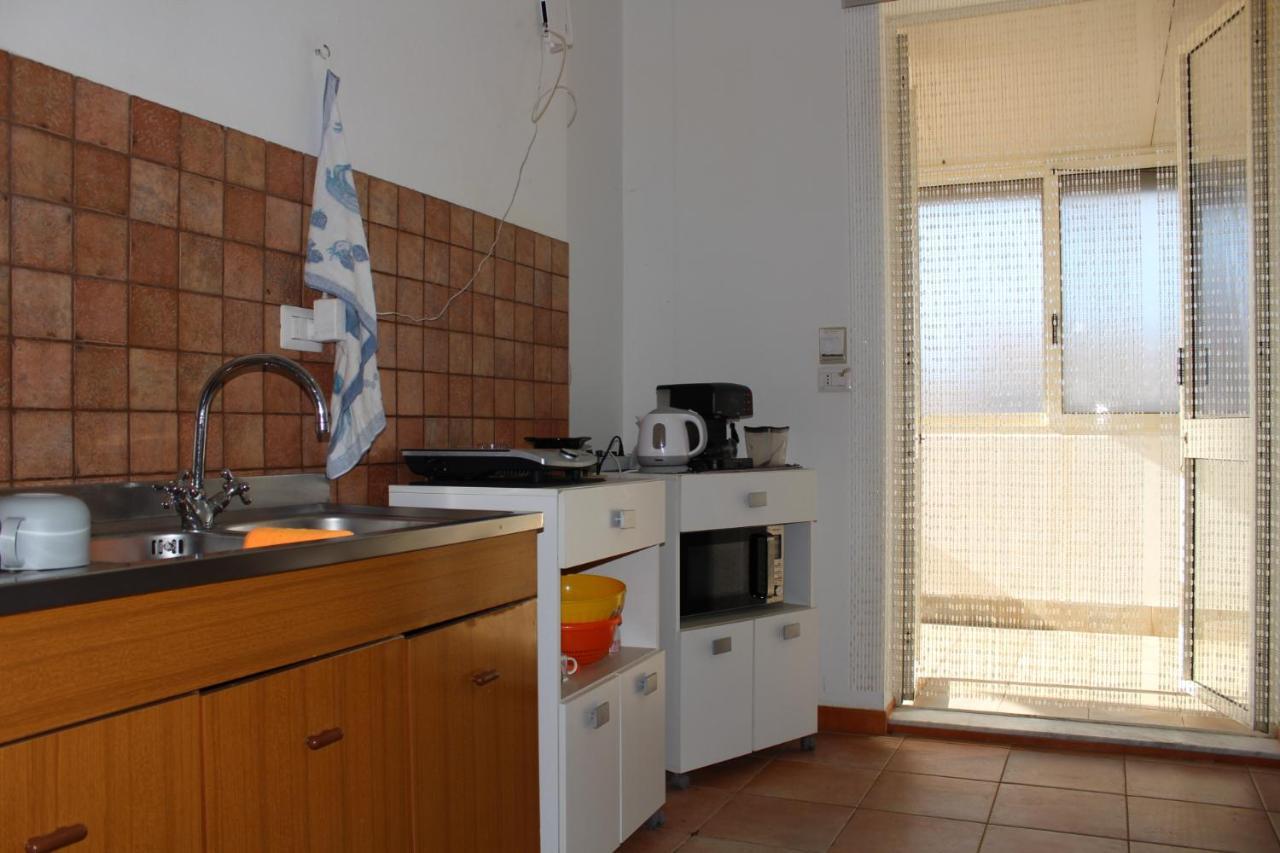Alghero Budget Bagian luar foto