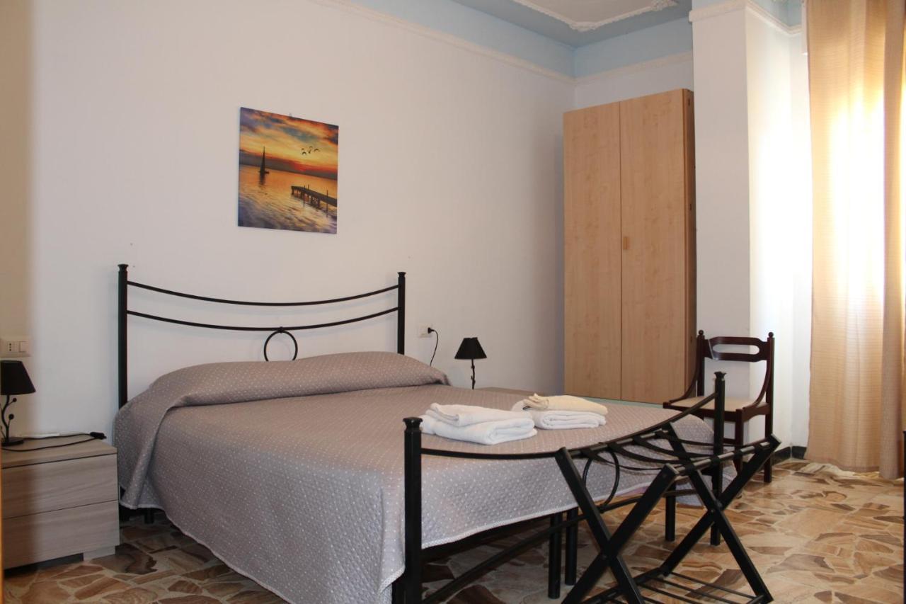 Alghero Budget Bagian luar foto