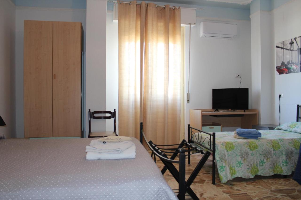 Alghero Budget Bagian luar foto