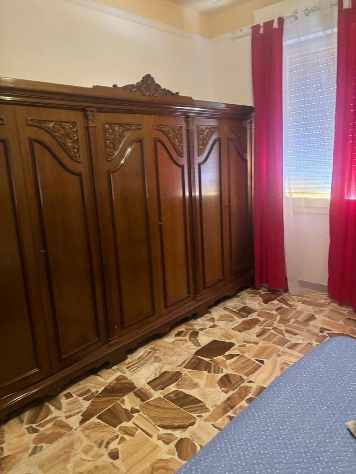 Alghero Budget Bagian luar foto